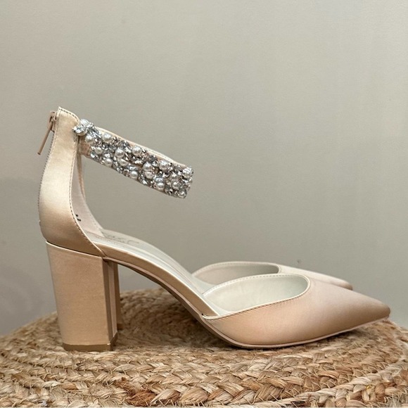 Jewel Badgley Mischka Rissa  Pump Pointed Satin Block 3” Heel Crystal Strap 8.5 - Picture 1 of 10